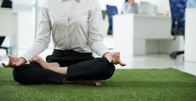 Yoga au bureau : comment faire ?