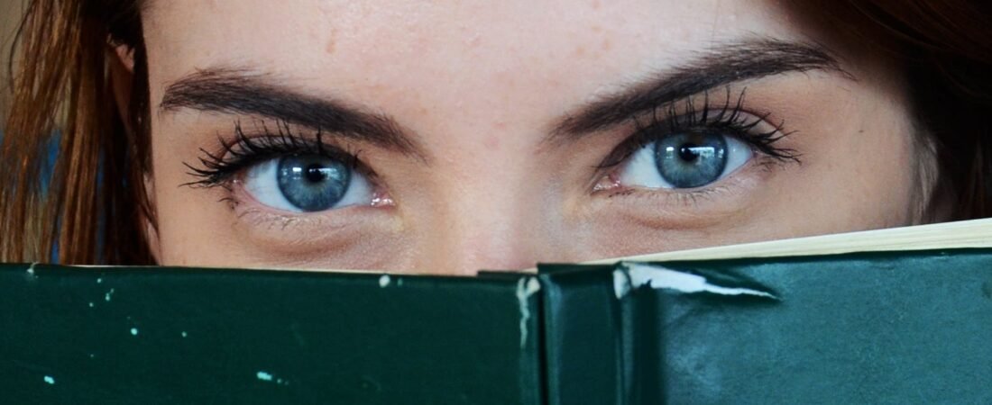 Yoga des Yeux : Techniques Simples pour Détendre Votre Regard